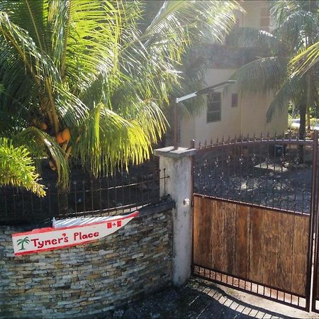 Tyner'S Place Hotel Panglao Exterior photo